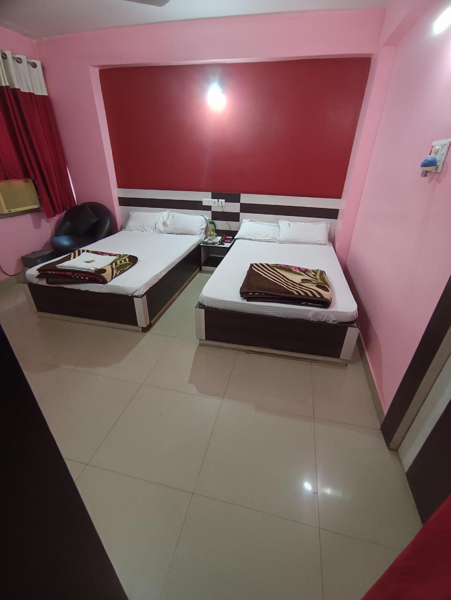 Hotel Viraat Inn Gaya Exterior foto
