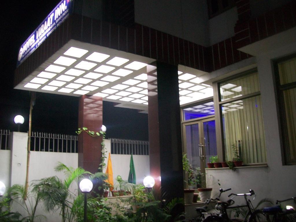 Hotel Viraat Inn Gaya Exterior foto